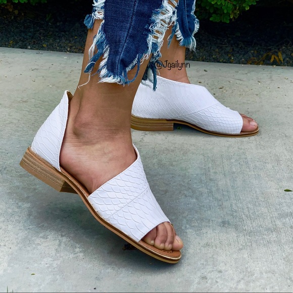 💫2XHP💫Snake texture side cut peep toe bootie - Picture 4 of 5